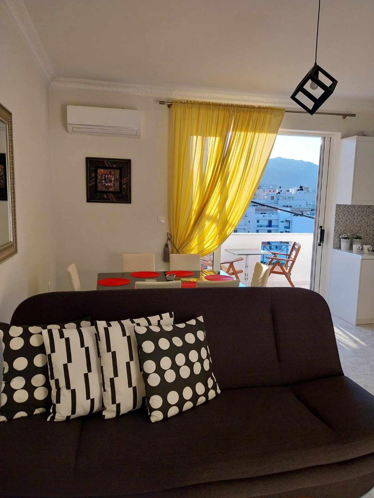 Lilis Apt In Center With Sea View Karpathos Exterior foto